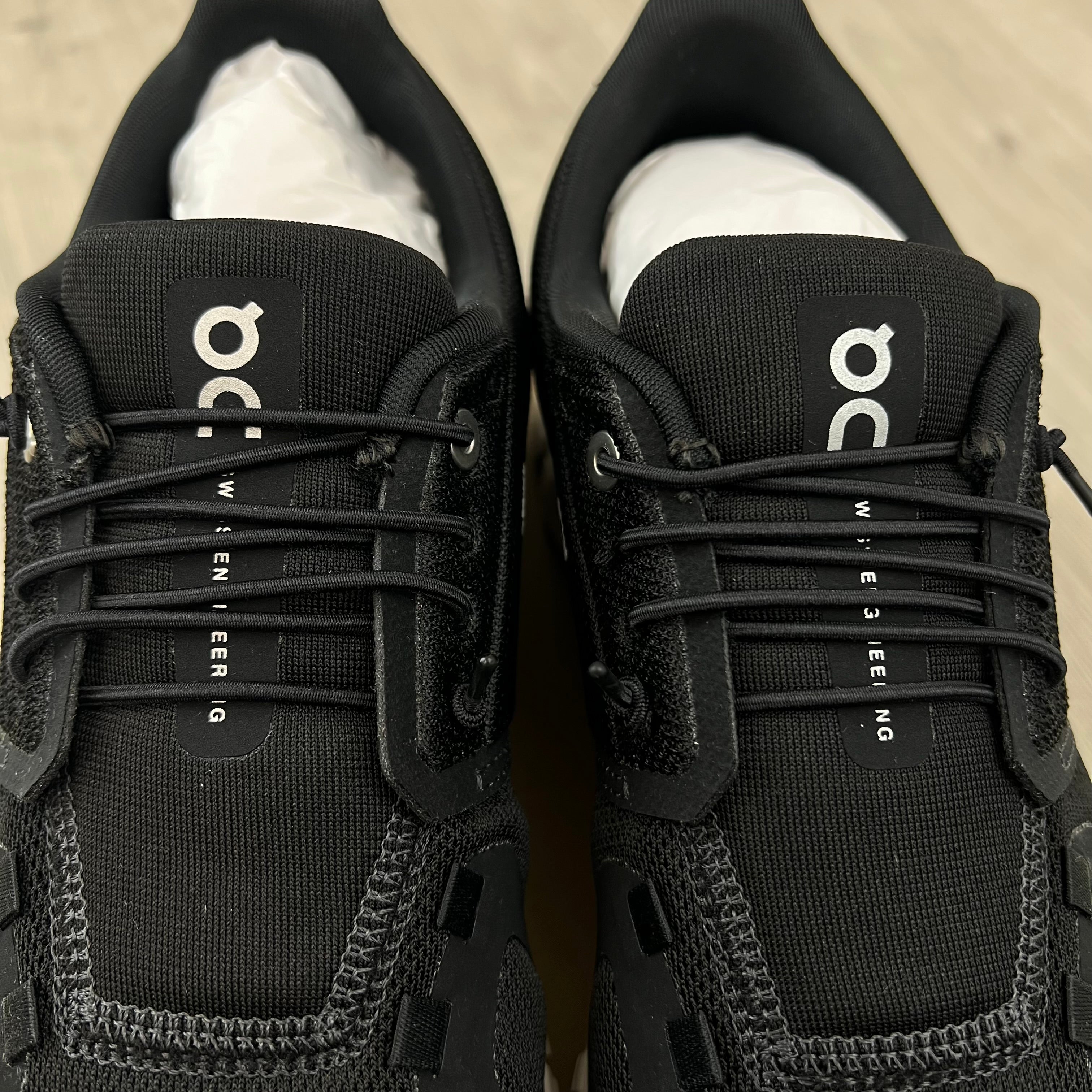 On Running 'Cloud 6' Sneakers - Black