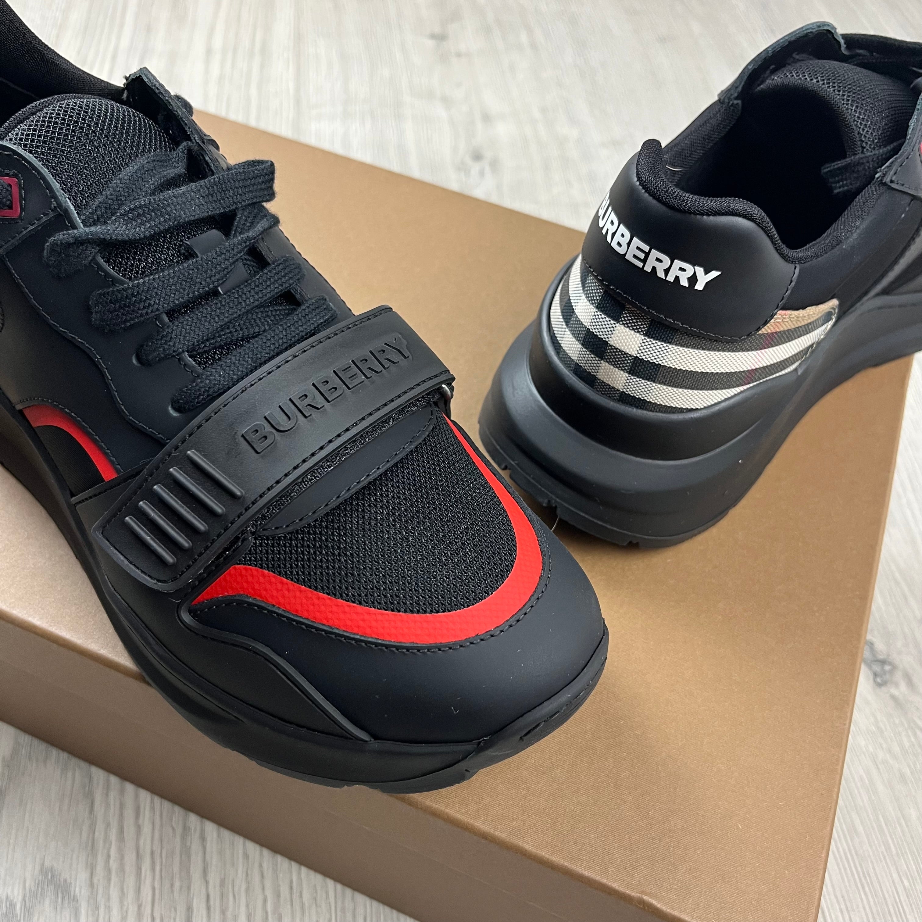 Burberry Ramsey Sneaker - Black