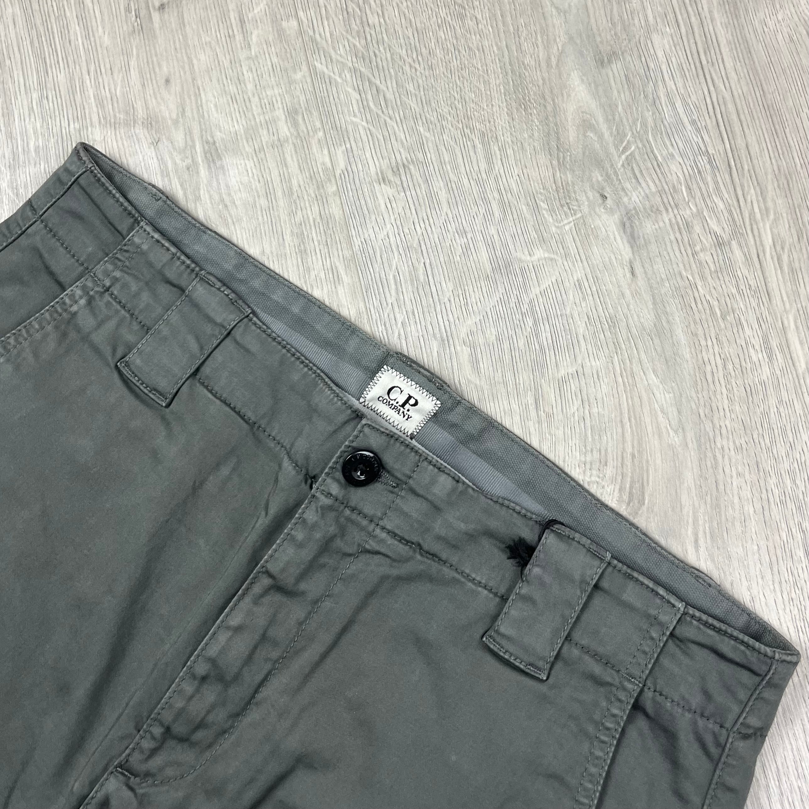 CP Company Cargo Shorts - Smoked Pearl