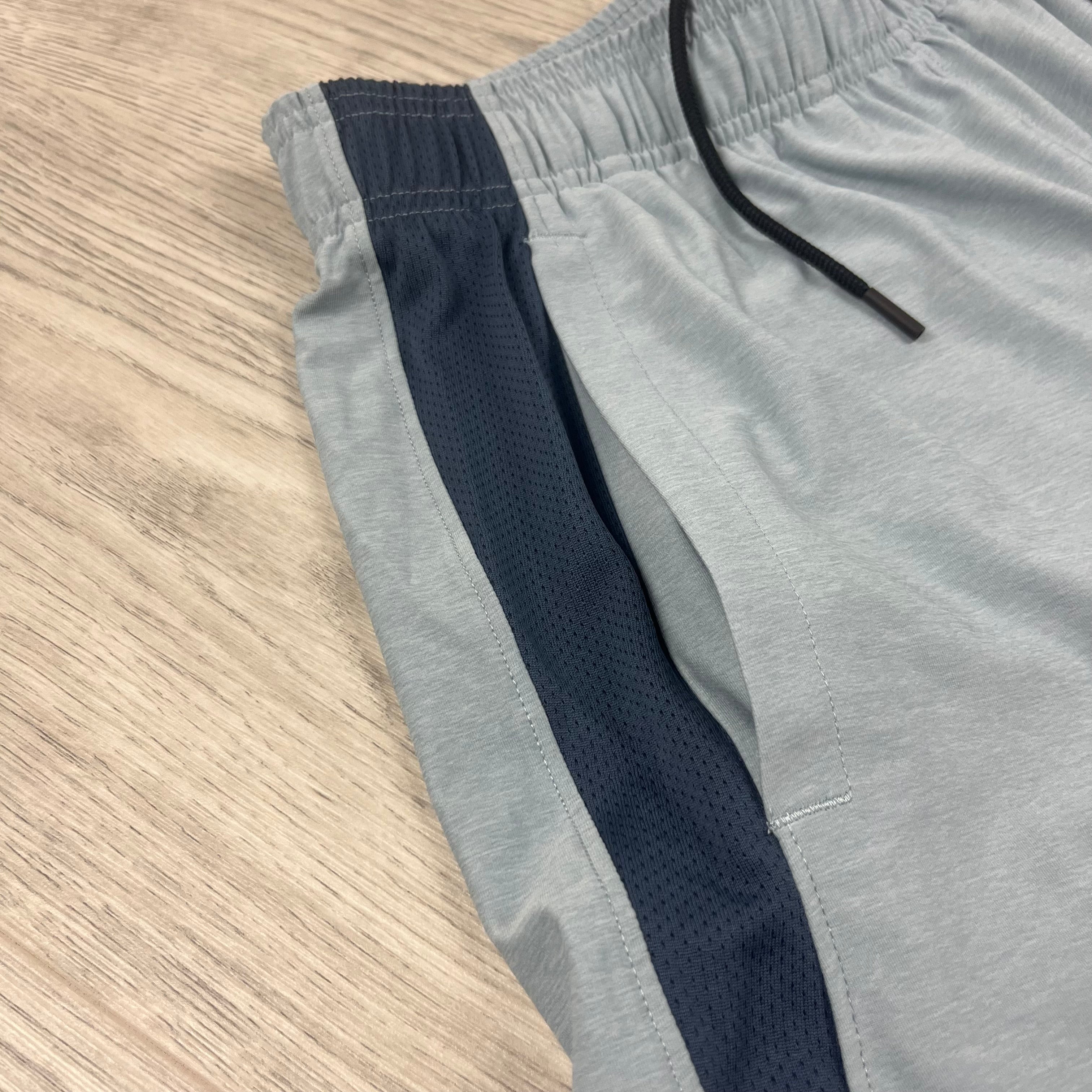 Under Armour Shorts - Grey