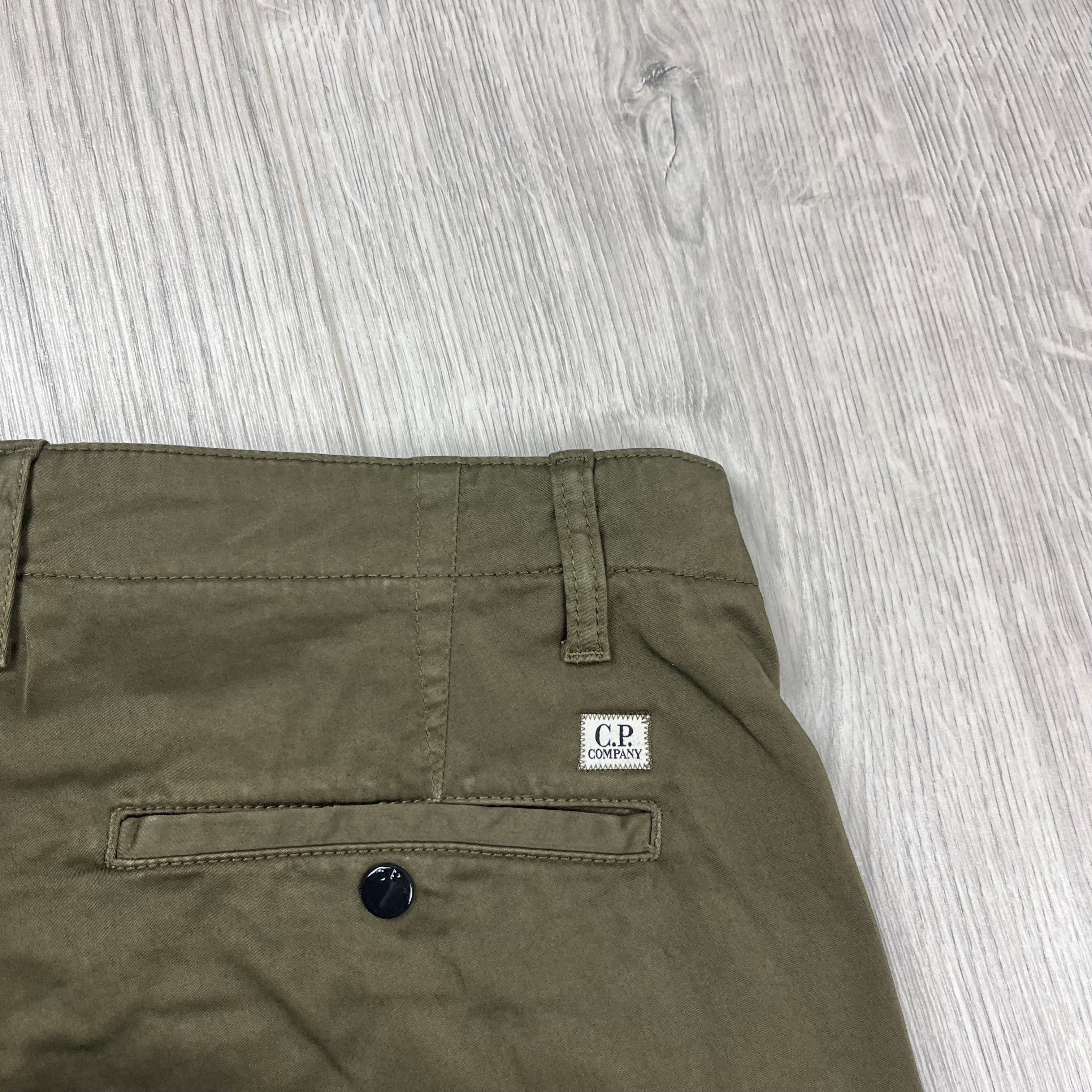 CP Company Cargo Shorts - Ivy Green