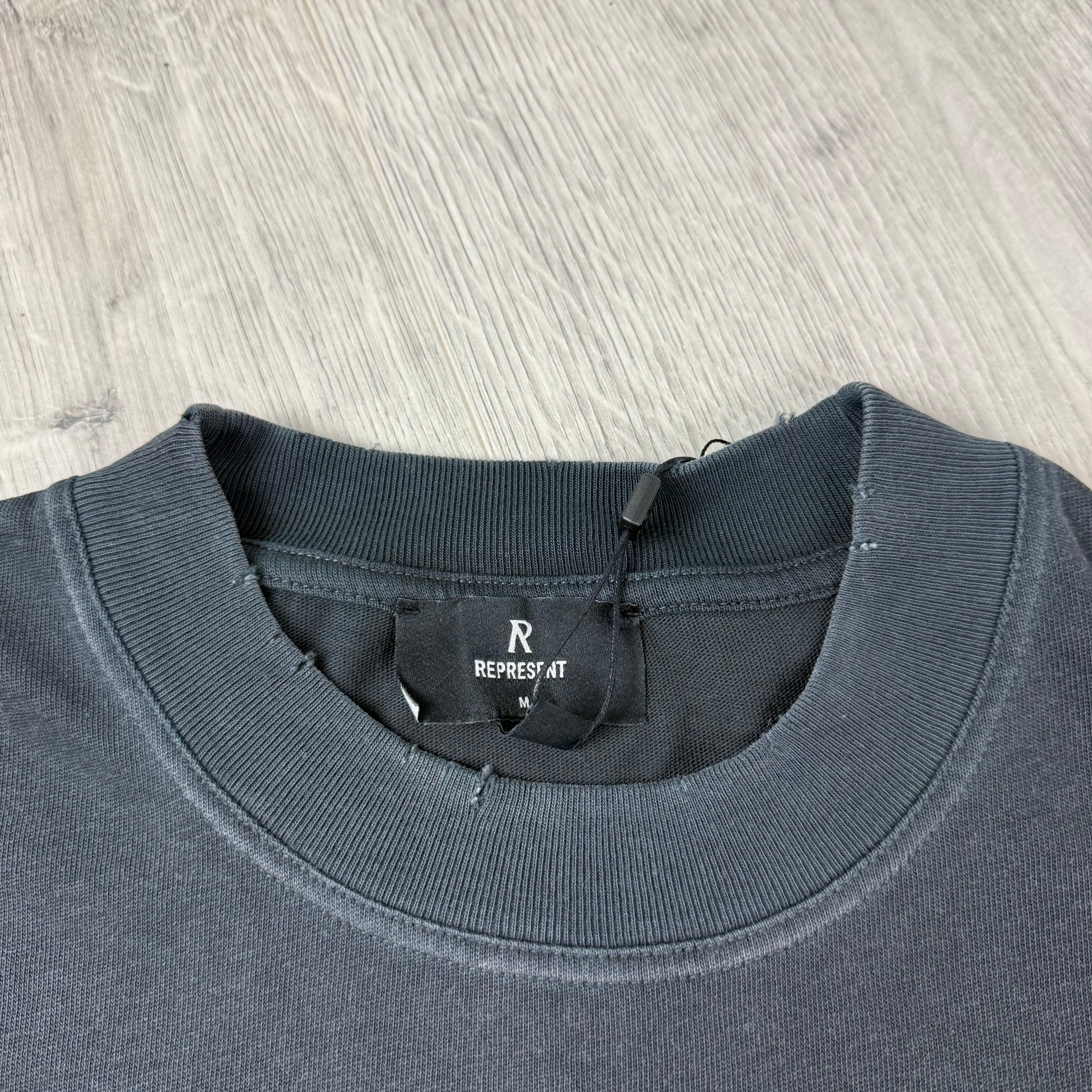 Represent 'Legacy Crest' T-Shirt - Black