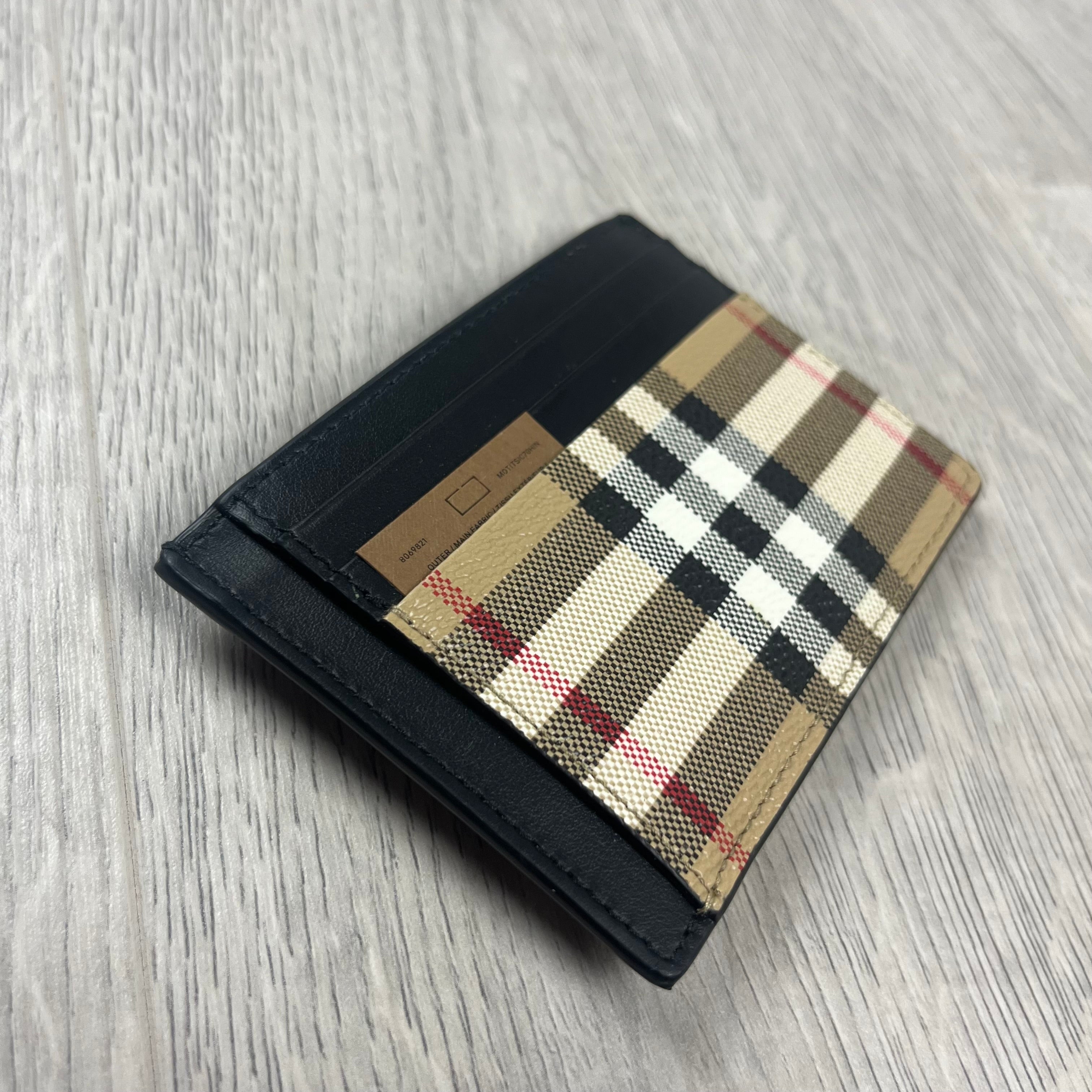 Burberry Clip Cardholder - Beige