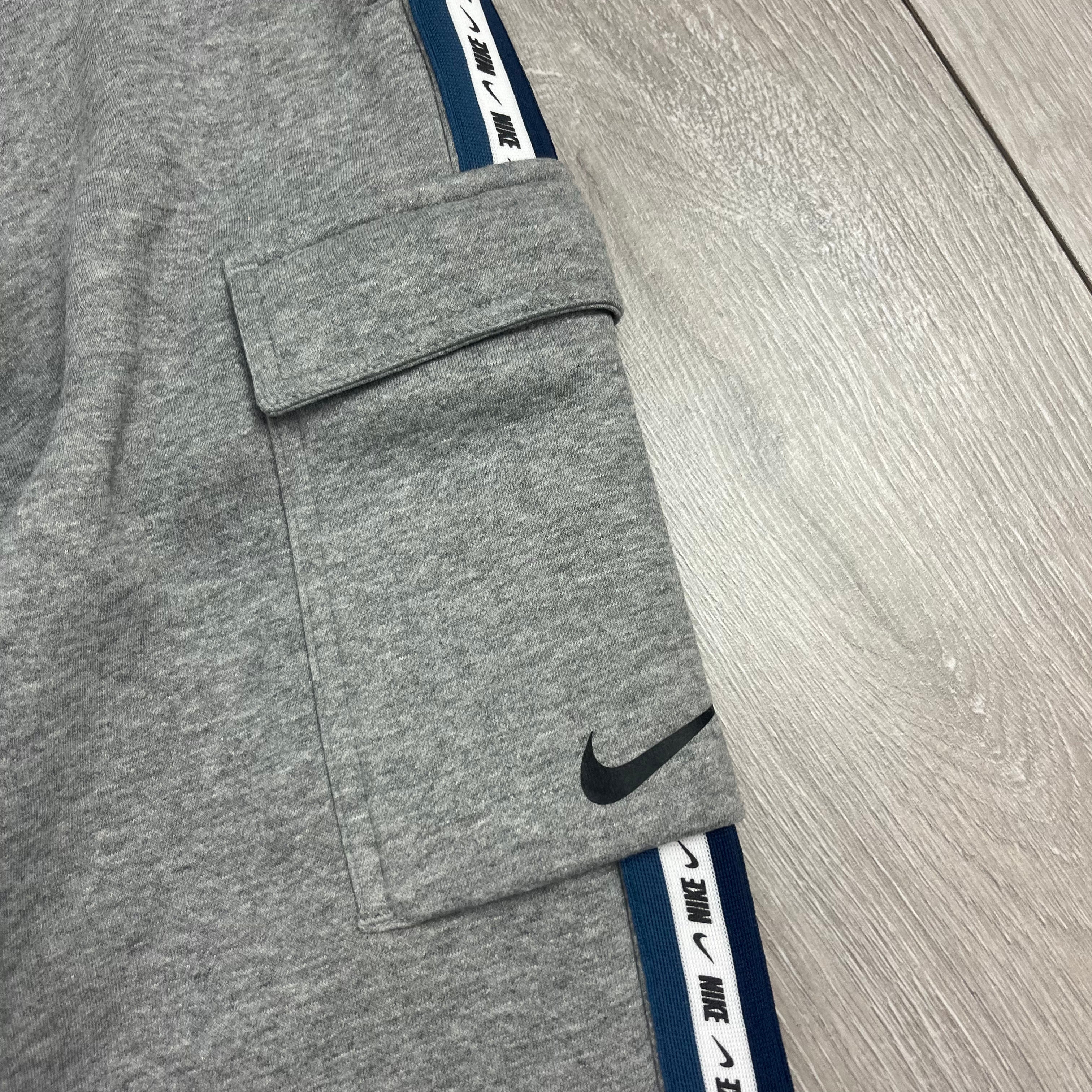 Nike Repeat Joggers - Grey