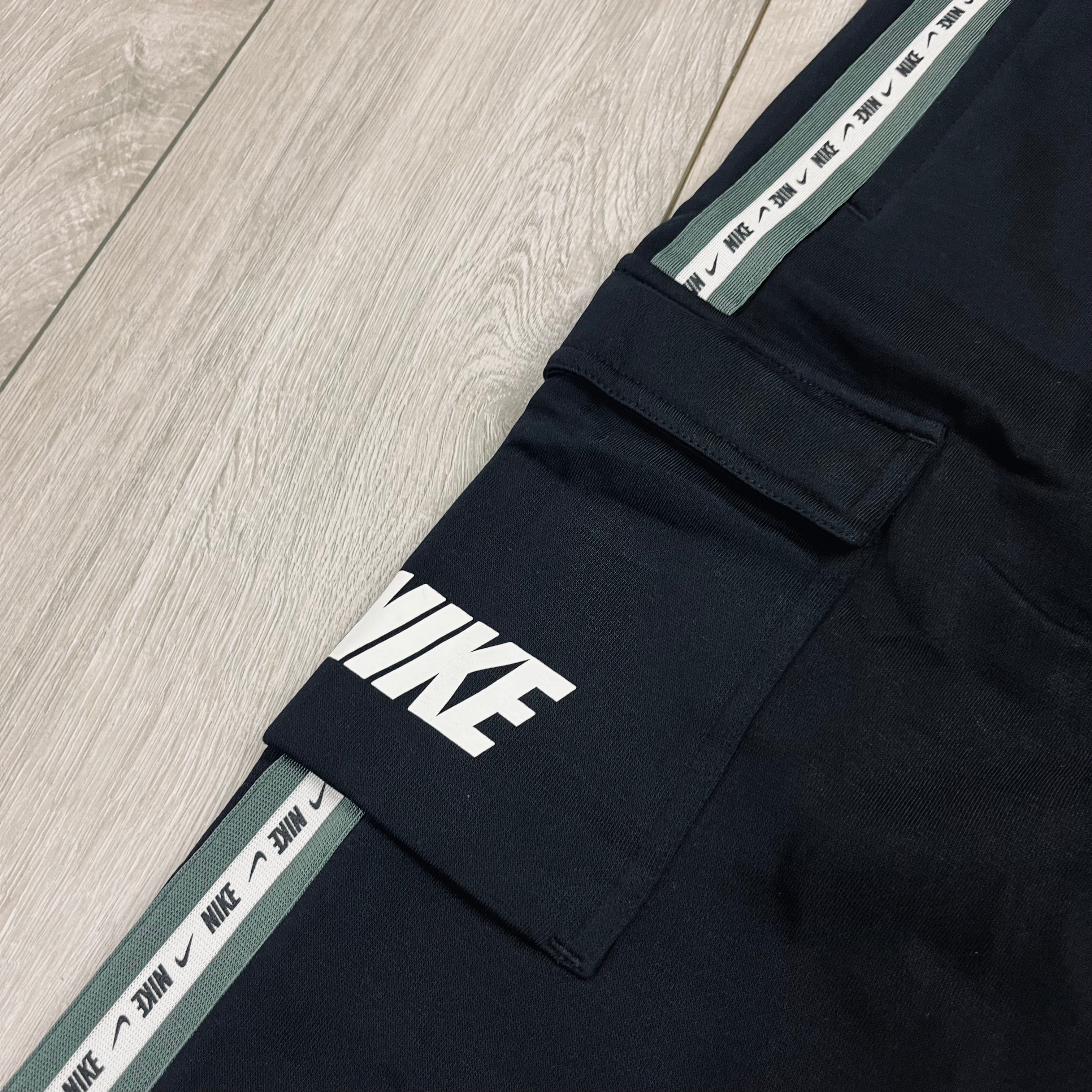 Nike Repeat Joggers - Black