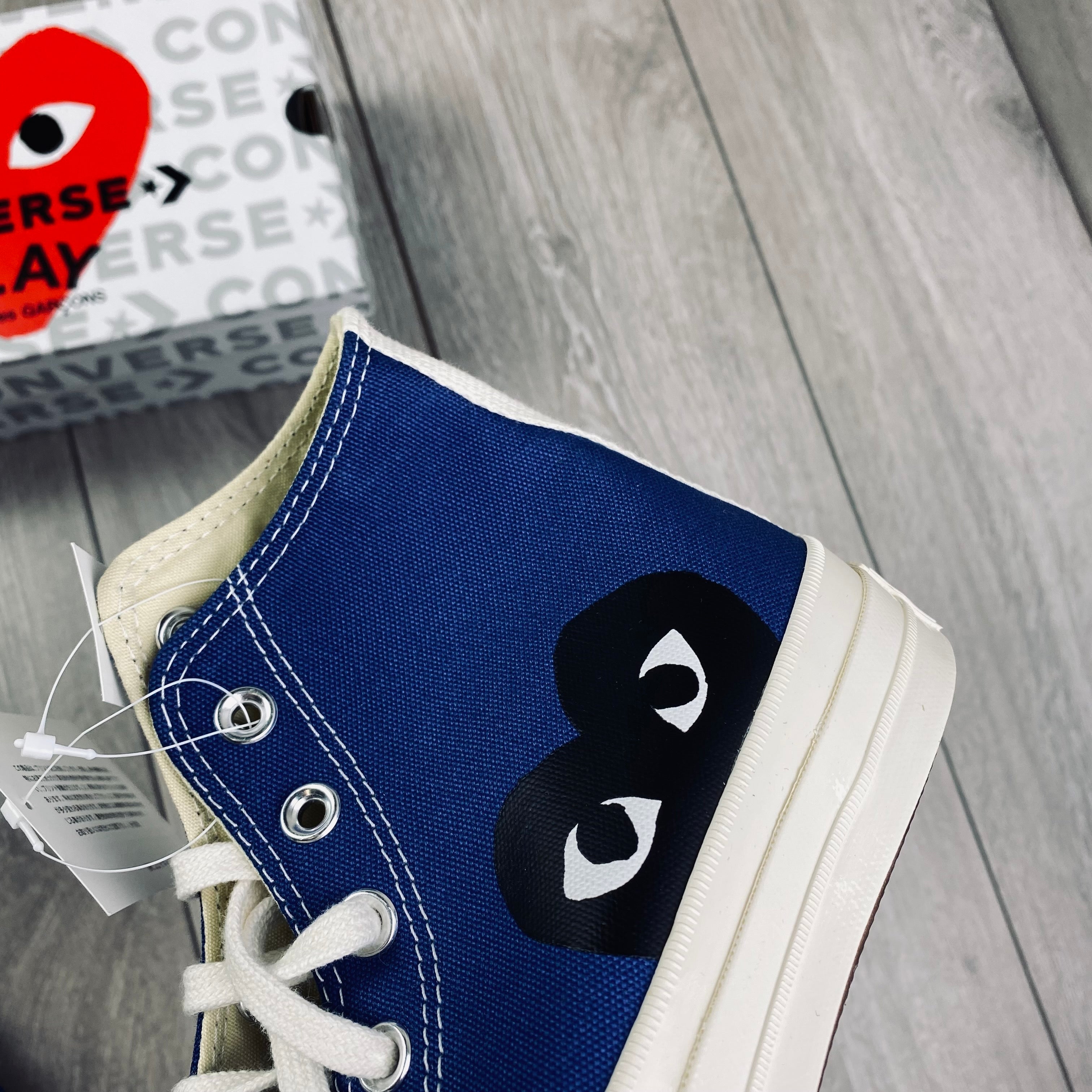 Comme des Garçons PLAY Sneakers - Navy