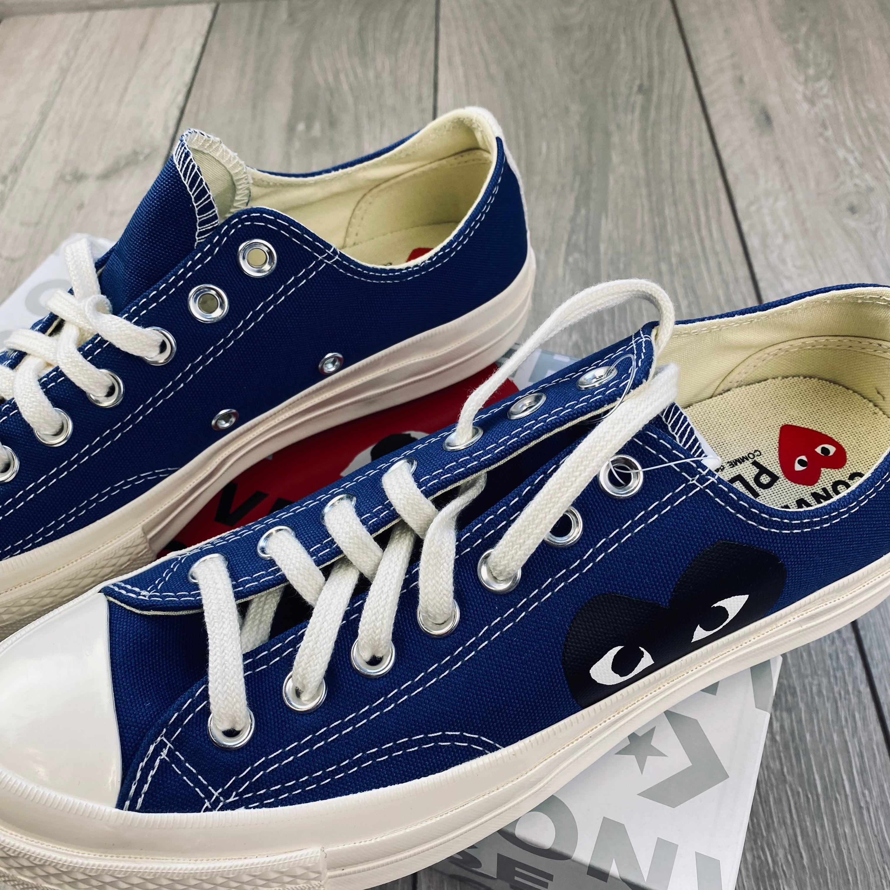 Comme des Garçons PLAY Sneakers - Blue